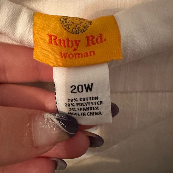 Plus size white jeans - Picture 2 of 4